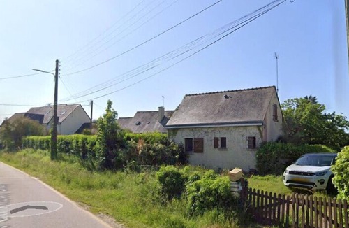 Penvins House | House with garden close to the sea