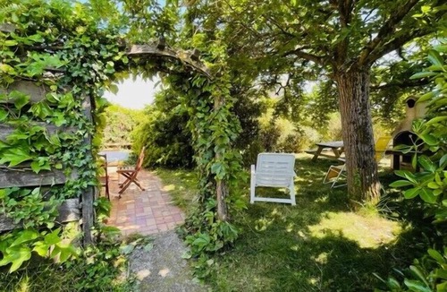 Penvins House | House with garden close to the sea