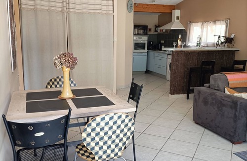 Aubenas House | House with garden