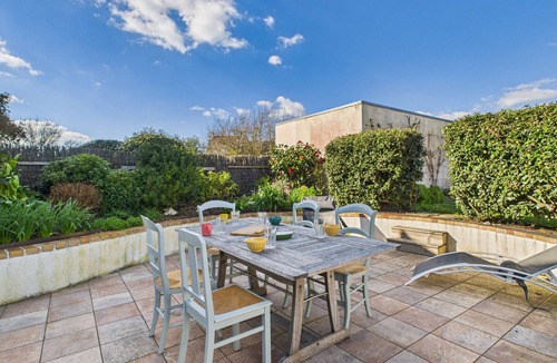 Batz-sur-Mer Ski Chalet | House with garden 450m from the beach for 8