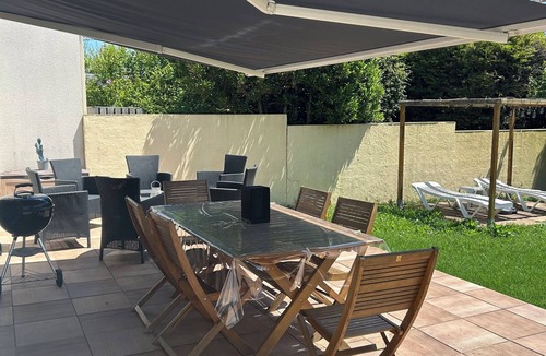 Perigny House | House with garden