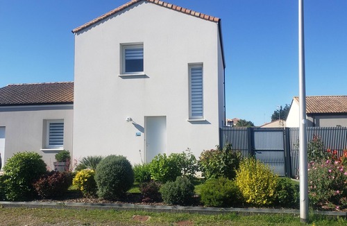 Prefailles House | House with garden