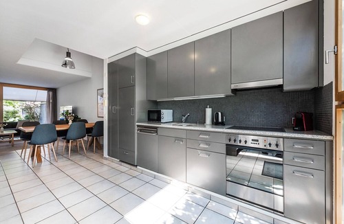 Kreuzlingen House | House with garden, sauna and parking lot