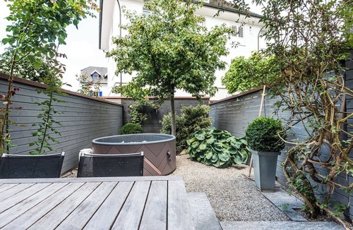 Kreuzlingen House | House with garden, sauna and parking lot