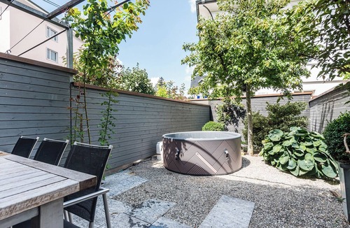 Kreuzlingen House | House with garden, sauna and parking lot