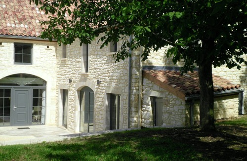 Jayac House | HOUSE WITH HEATED INDOOR POOL