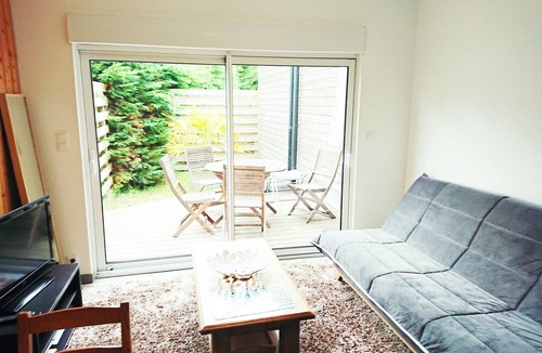 Pleumeur-Bodou Apartment | House with heated pool 3 km from the beach