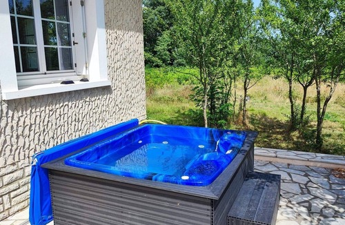 Cendrieux House | House with jacuzzi in Périgord