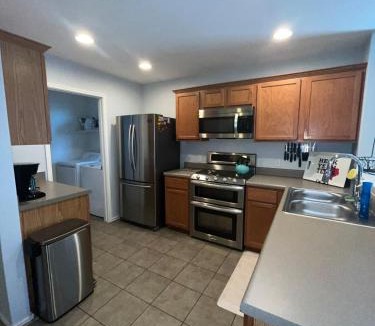 Austin House | House with King Bed & Fire-pit Minutes to Cota and Tesla, Near Airport