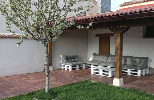 Samboal Cottage | House with large garden and fireplace, ideal for families, pet friendly.