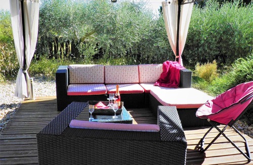 La Roque-sur-Ceze House | House with large swimming pool and enclosed garden, on the river bank with direct access