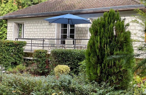 Meusnes Cottage | House with large garden and WIFI