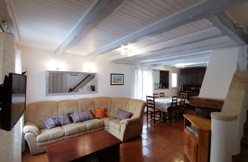 Aubessagne House | House with large plot and mountain views