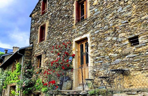 Olette House | House with lots of character. Close to nature and shops.