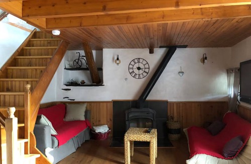 Olette House | House with lots of character. Close to nature and shops.