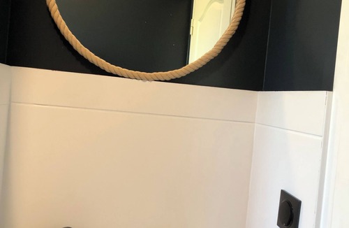 Mus House | House with outdoor space and pool