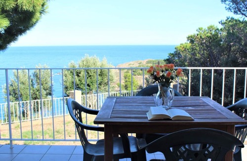Llanca Cottage | House with Panoramic View near Beaches at Cap Ras