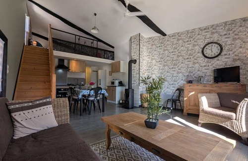Courcome Apartment | House with parking - Unique Charentaise property