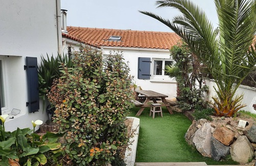 L'Epine House | House with patio 5 minutes from the beach