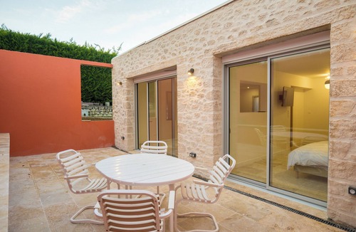 Saumur House | House with patio; Loire view
