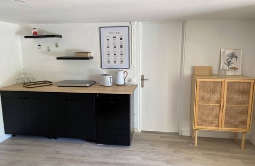 Saint-Aunes House | House with pool and park view