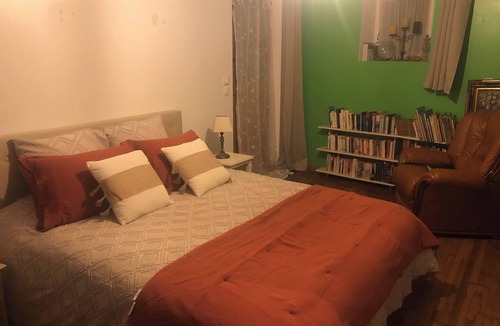 Poigny la Foret Bed & Breakfast | House with pool in the Chevreuse valley