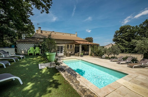 Lagarde Pareol House | House with private pool that can accommodate three families. 4, 8, 12 people