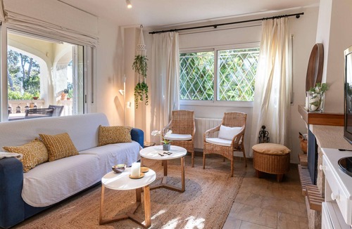 Torredembarra House | House with private pool and AC, near beach