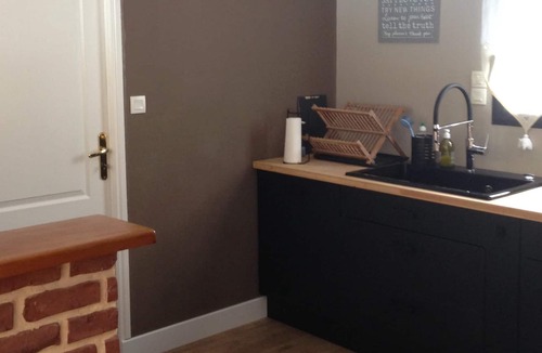 Theix-Noyalo House | House with private heated pool, disabled access