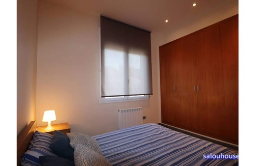 Salou City Centre Villa | House with private garden of 300 m2 near the beach for 8 people.