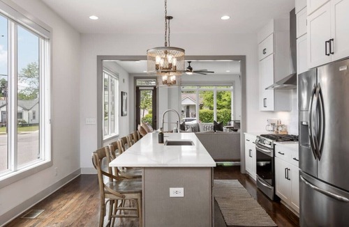 Cleveland Park House | House with Rooftop Patio, Next to a Park, 3 Miles to Downtown
