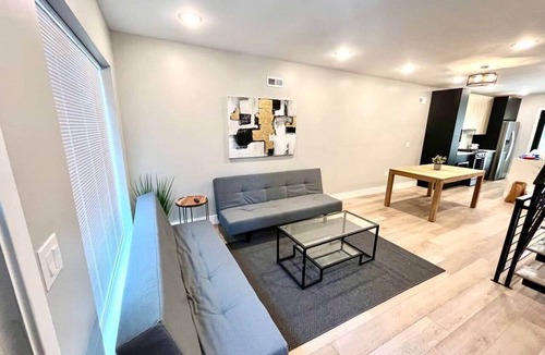 Point Breeze House | House with rooftop & backyard new construction