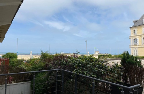 Trouville-sur-Mer House | House with sea view next to the beach