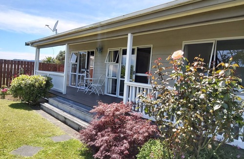 Kawhia House | House with stunning rural and sea views