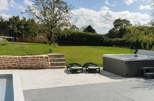 Isigny-le-Buat House | House with swimming pool, SPA, Sauna