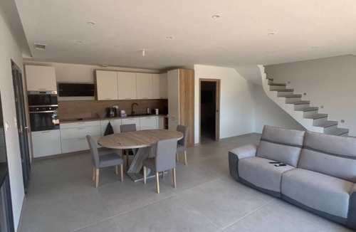 Le Pouget Villa | House with swimming pool