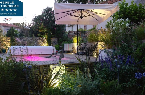 Ceret House | House with swimming pool combining authenticity and modernity in the historical center