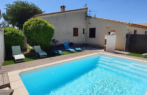 Nizas House | House with swimming pool thirty kilometers from the beach.
