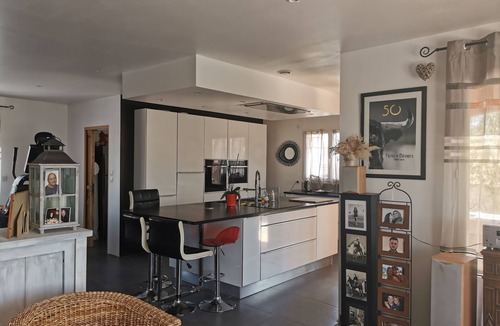 Abeilhan House | house with swimminig pool