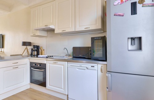 16th Arrondissement House | House with terrace and parking 5 minutes from the beach