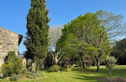 Marsanne Villa | House with tree lined garden
