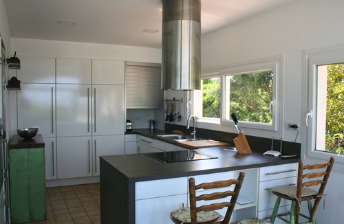 Pals Ski Chalet | House with views, private garden and pool 3km from Playa de Pals