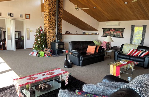 West Harbour House | House with Views - Whole house