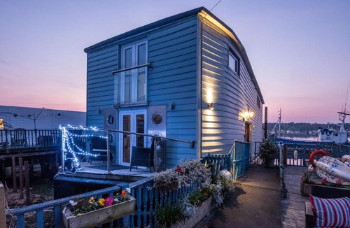 Ryde Bed & Breakfast | Houseboat Harbourside View