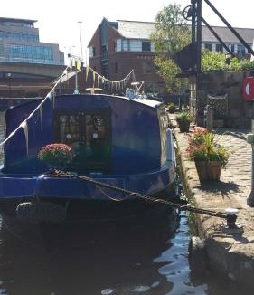 Sheffield Boat Rental | Houseboat Hotels