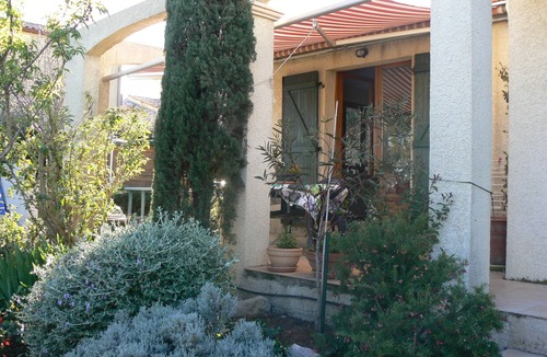 Cournonsec Villa | houses/villas - 5 rooms - 9/10 persons