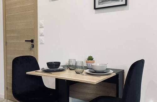 Valenciennes Apartment | Housing 6