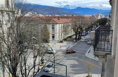 Quartier Hyper-Centre Apartment | Housing hyper center close to all commoditéeplace Victor Hugo.