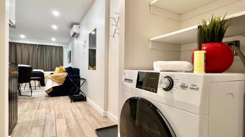 Viauville Apartment | Housing in Montreal - Budget Friendly Monthly Rent