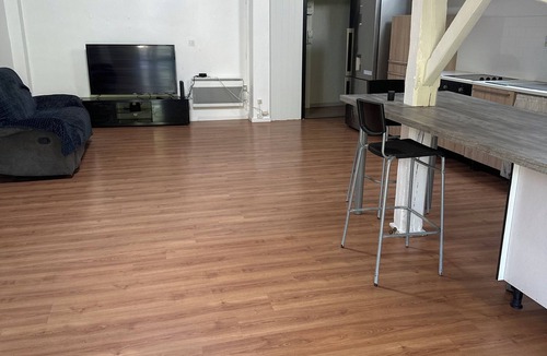 Cestas Condo | Housing, with Gardener